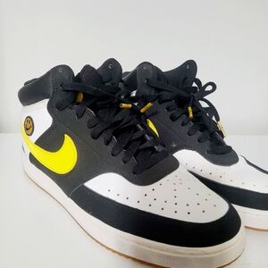 Nike EXTRA SMILE Collection Sneakers